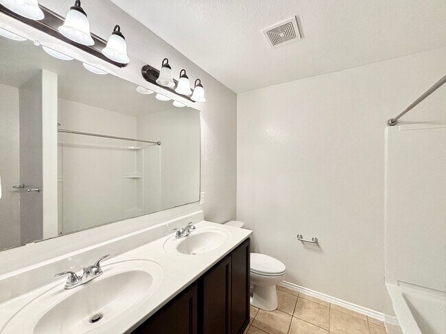 Building Photo - Beautiful 2 Story Home in Hanover Cove!