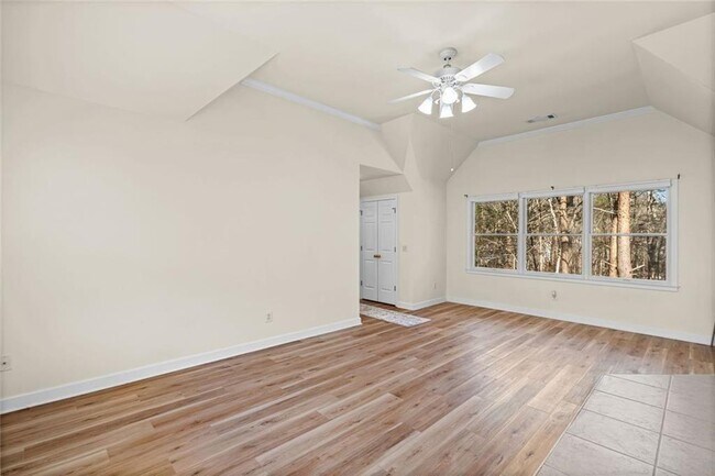 Building Photo - 4640 Chestatee Pointe Rd