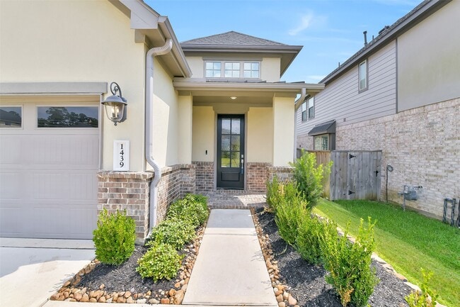 Building Photo - 1439 Northwood Blf Ln