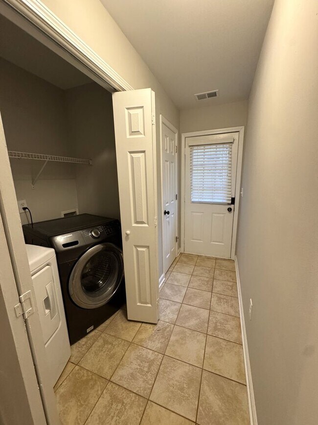 Building Photo - East Athens 3br House - FOR RENT