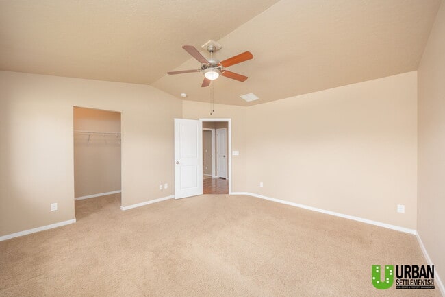 Building Photo - 2112 W Summit Pkwy