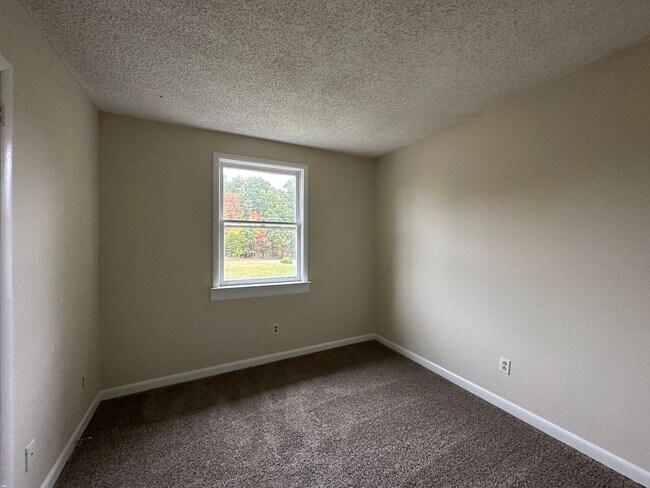 Building Photo - Pet friend home for rent near Rural Kin & ...