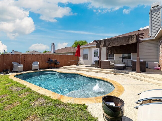 Building Photo - 1435 Greenbrook Dr