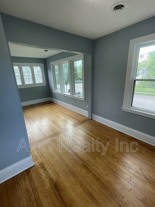 Building Photo - 3449 Snelling Ave