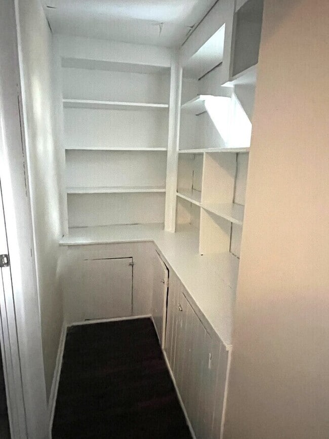 Building Photo - 154 Straight Ave SW