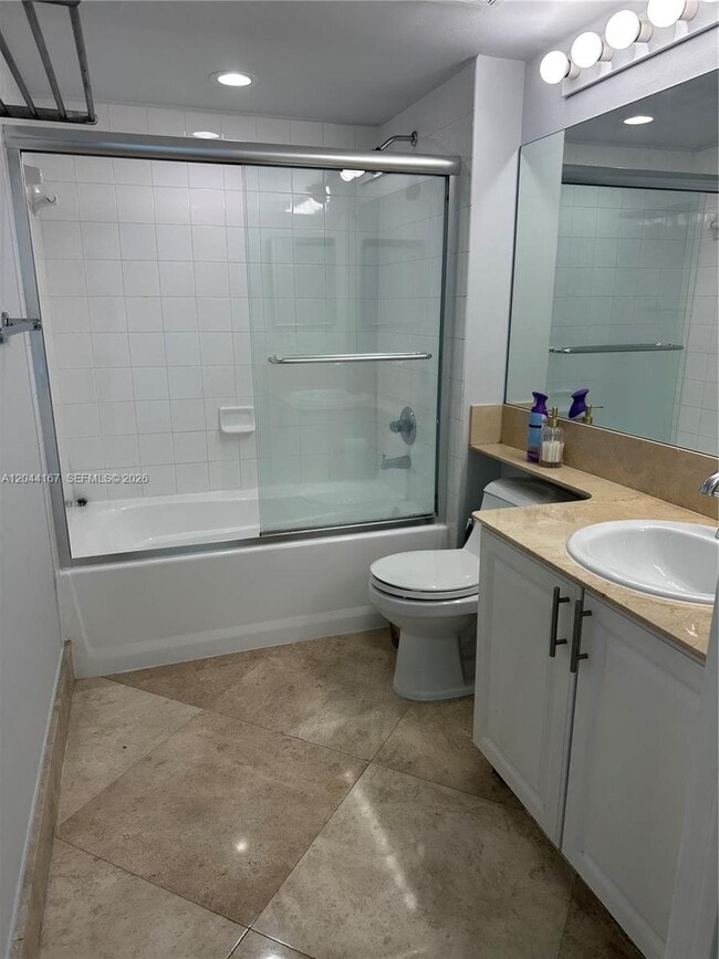 Building Photo - 1155 Brickell Bay Dr