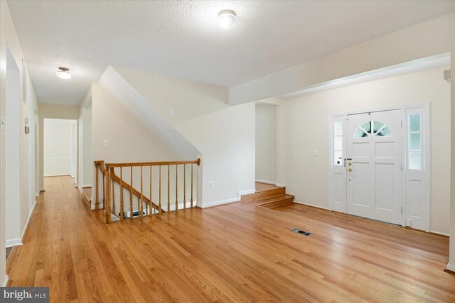 Building Photo - 9708 Locust Hill Dr