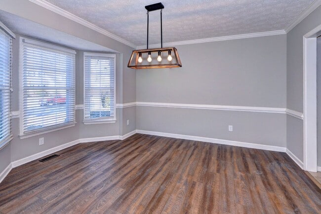 Building Photo - Lovely Home in Seaford