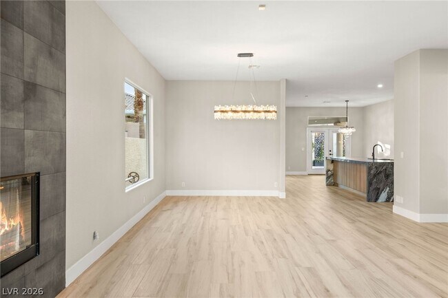 Building Photo - 1605 Shadow Rock Dr