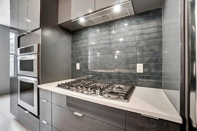 Building Photo - 1534 Republic St