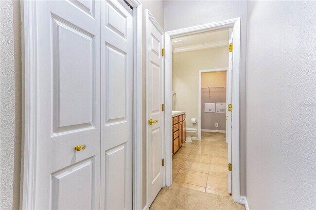Building Photo - Gated Community Townhome 3br/2.5ba/2 Car G...