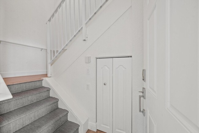 Building Photo - 11023 Legacy Ln