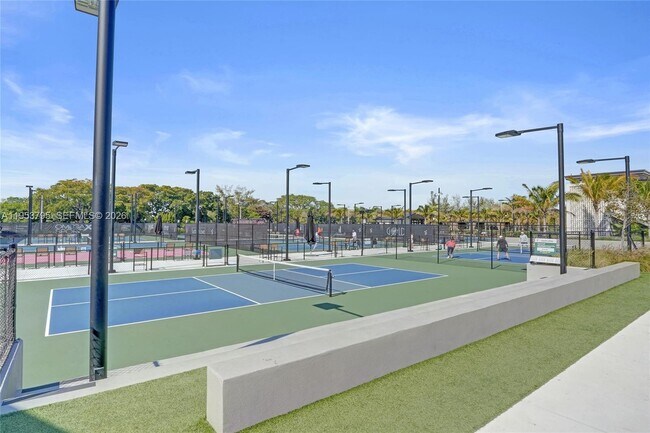 Building Photo - 920 SW 28th St