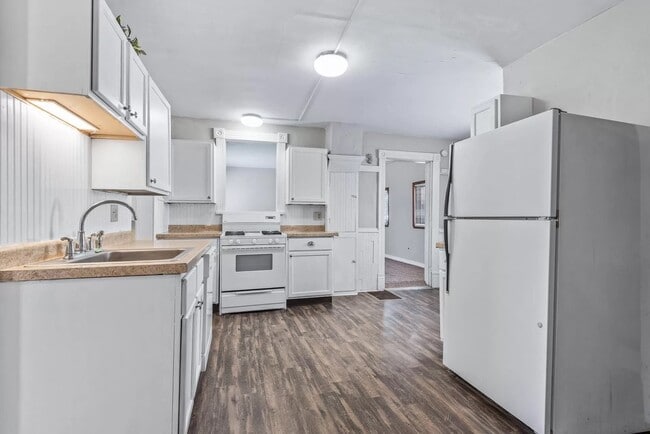 Building Photo - 2349 Ferrant Pl