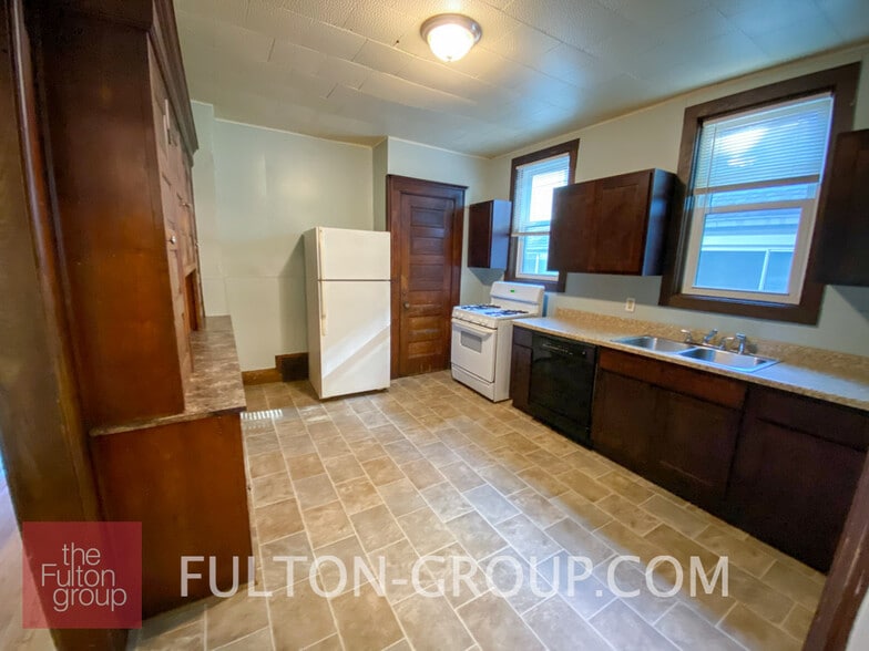 Building Photo - 714 Veto St NW