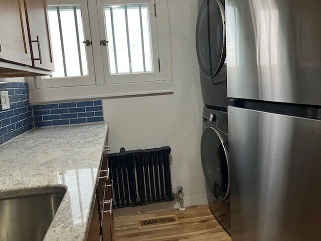 Building Photo - Sharon Apt - 906-908 N 34th Street