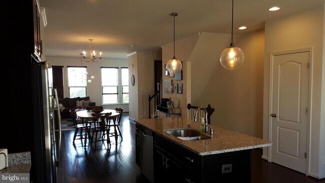 Building Photo - 21725 Pagoda Terrace