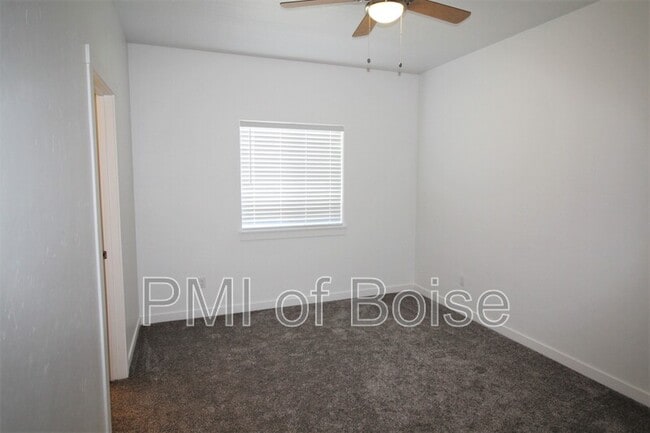 Building Photo - 1570 S Pilar Wy