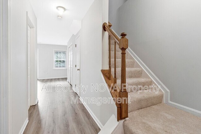 Building Photo - 208 Ellsworth St