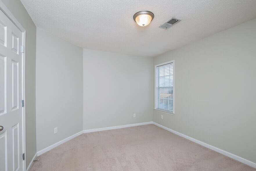 Building Photo - 1120 Green Fern Cove