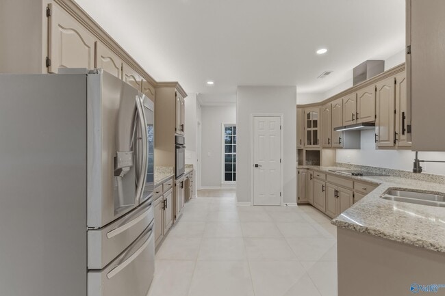 Building Photo - 226 Eastview Dr