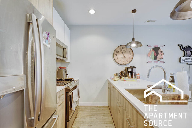 Primary Photo - 2512 N Halsted St