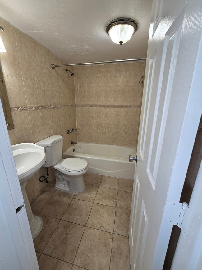 Building Photo - 120 ROYAL PALM Rd