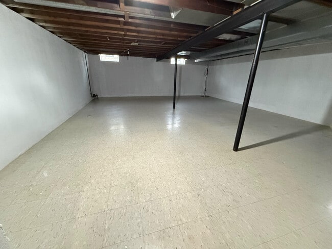 Building Photo - 12757 De Cook Dr