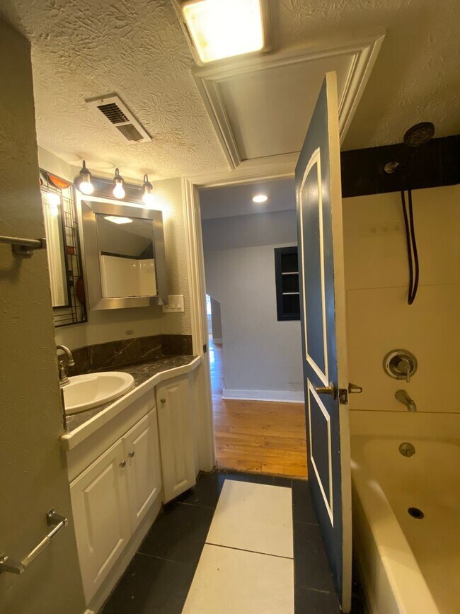 Building Photo - S 2nd Street