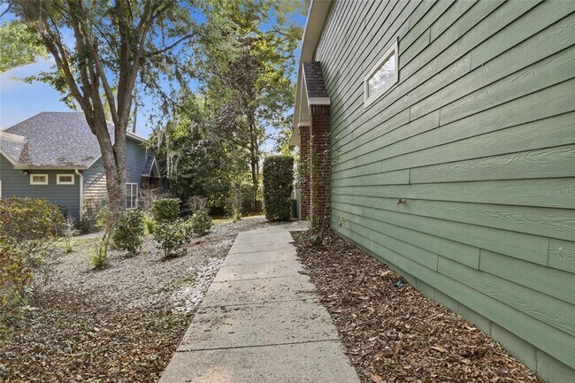 Building Photo - 510 NW 50th Blvd