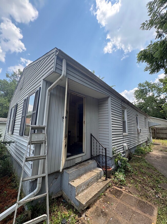 Building Photo - 1421 Sedgwick St