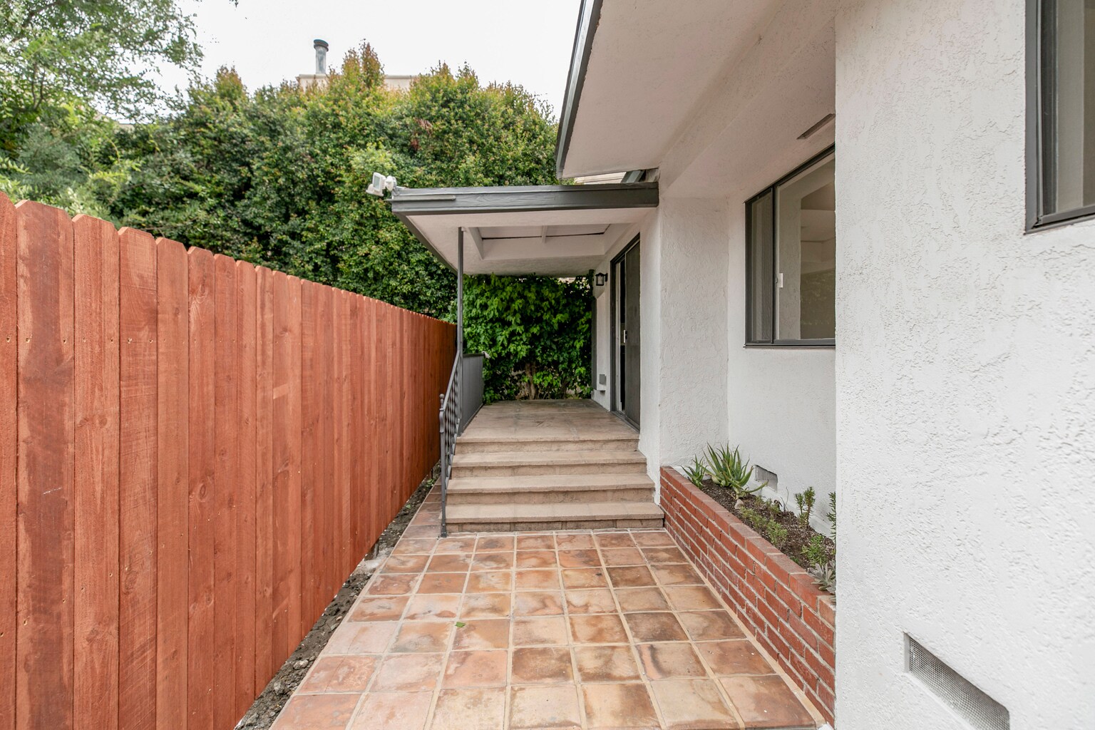 Building Photo - 4335 Sunnyslope Ave