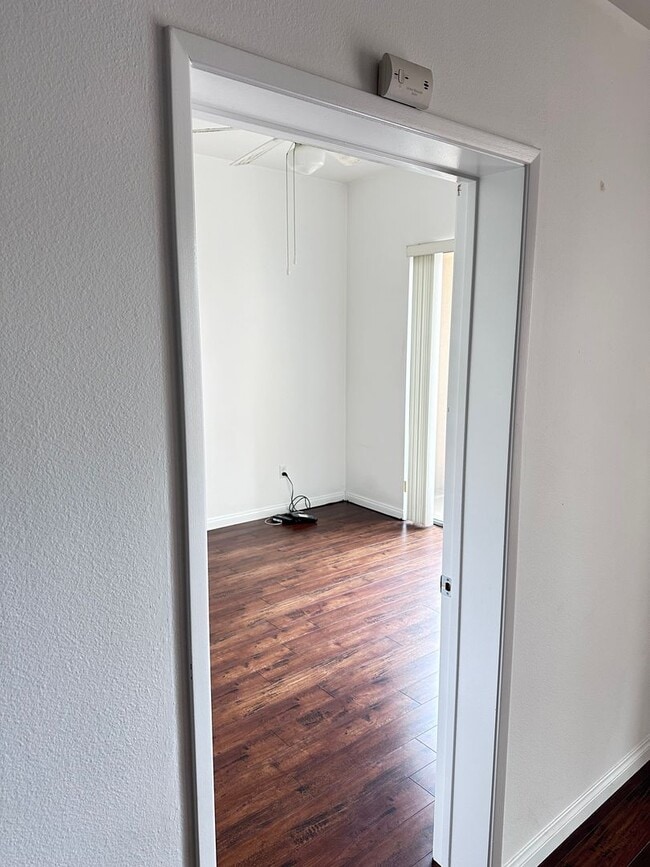Building Photo - Modern Downtown Long Beach Condo with Ocea...