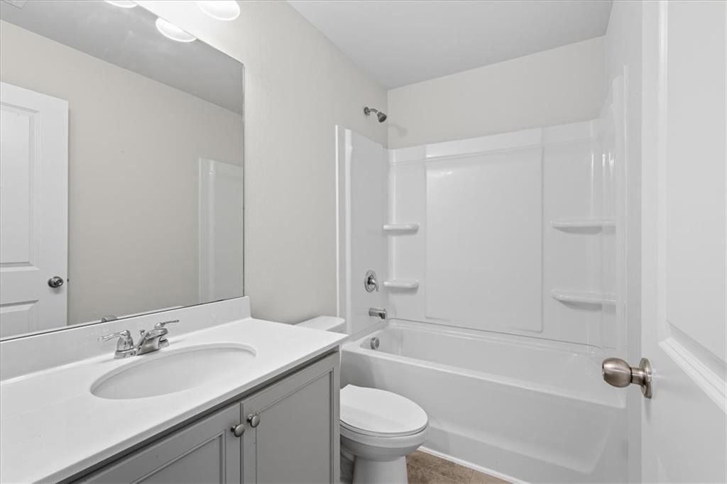 Building Photo - 2832 Saratoga Lake View