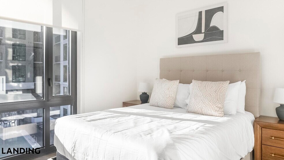 Building Photo - 1007 S Mint St