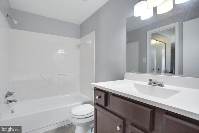 Building Photo - 700 Brandon Cir