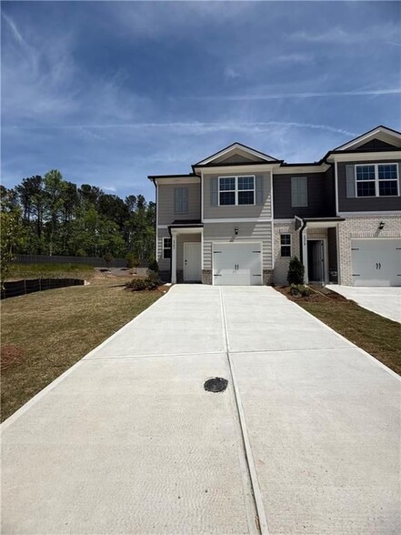 Building Photo - 5980 Skylar Dr
