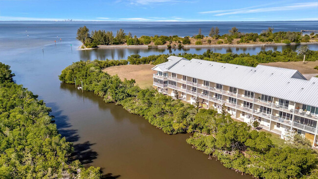 Building Photo - 3270 Mangrove Point Dr