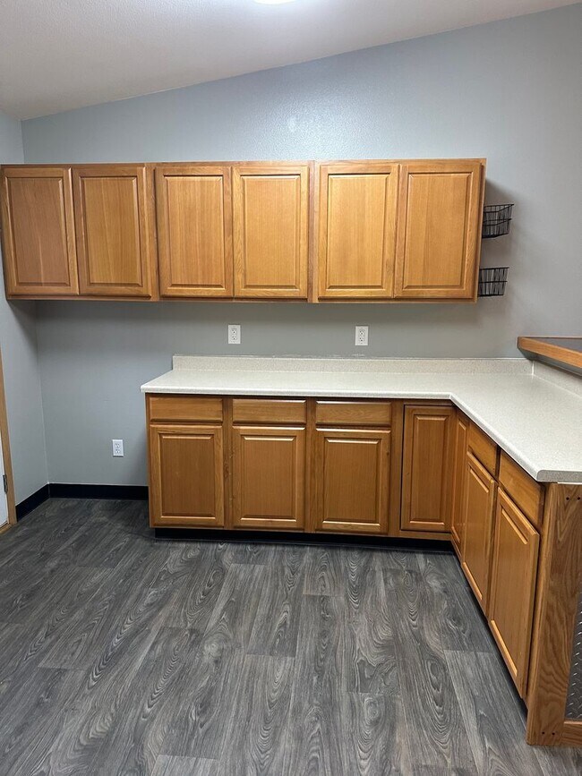 Building Photo - 4755 W Ronnies Cir