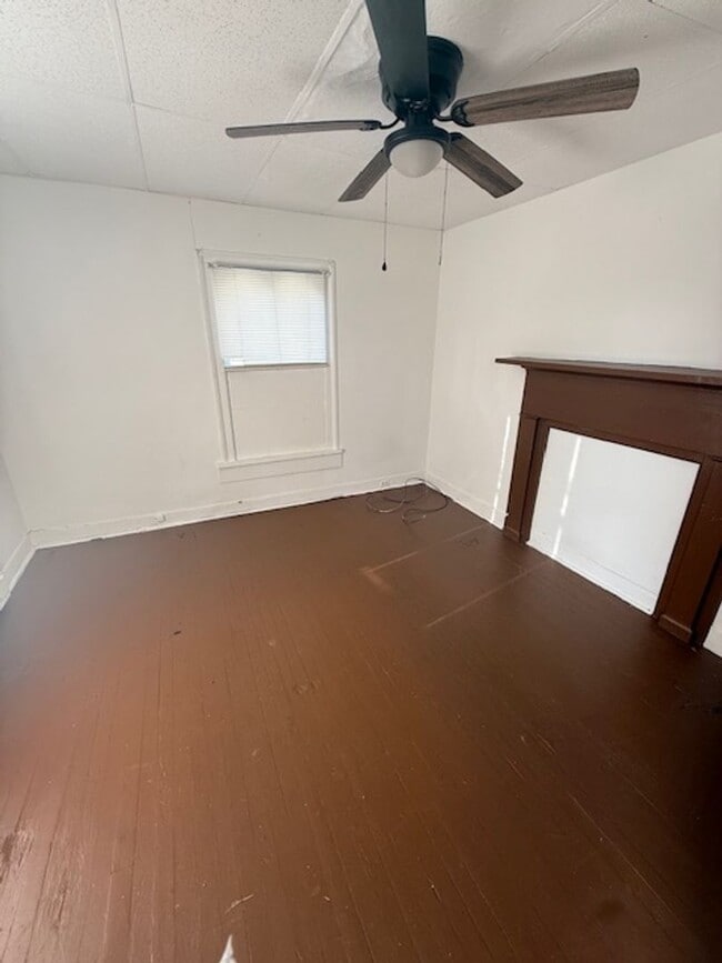 Building Photo - 1 Bedroom 1 Bath House  Available to Rent for $695/ Mo.