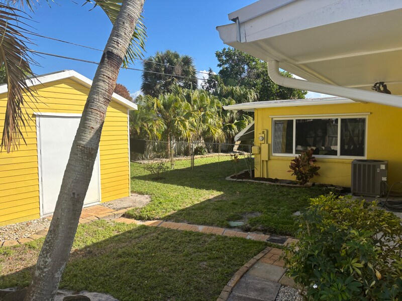 Building Photo - 3393 NE Sandra Dr