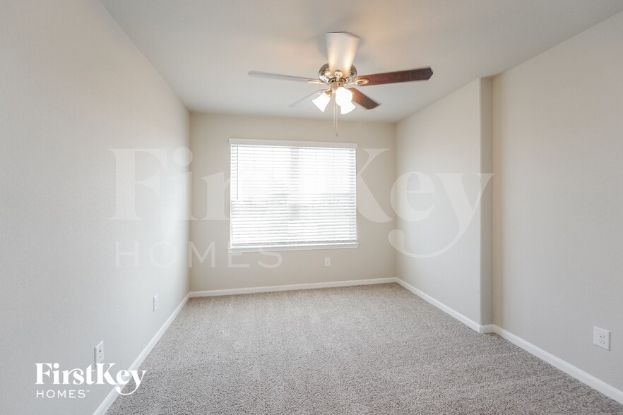 Building Photo - 1126 Orange Dawn Dr