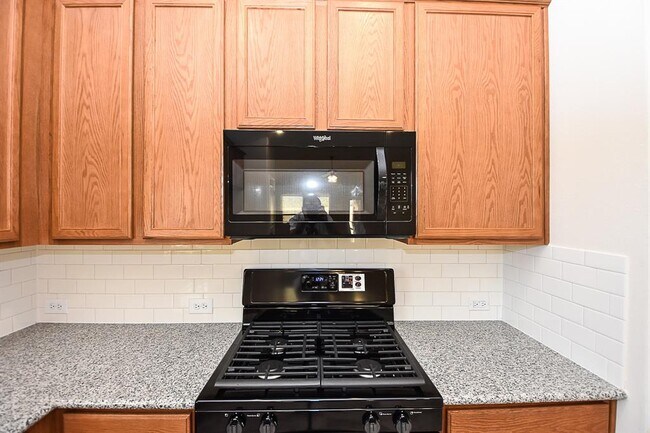 Building Photo - 23818 Willow Haven Dr