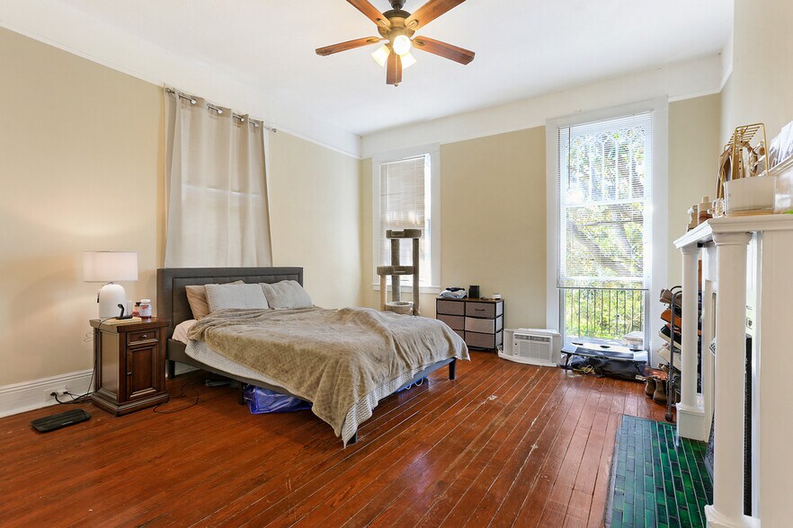 Building Photo - 1301 Constantinople St