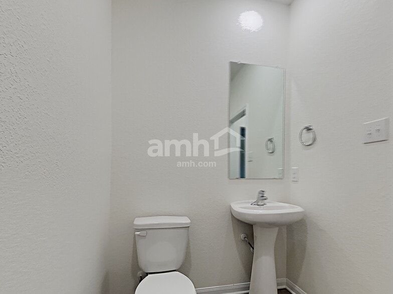 Building Photo - 1198 Treeta Trail