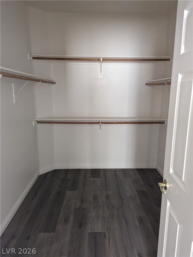 Building Photo - 230 Tayman Park Ave