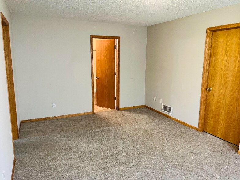 Building Photo - 5313 140th Ave NW