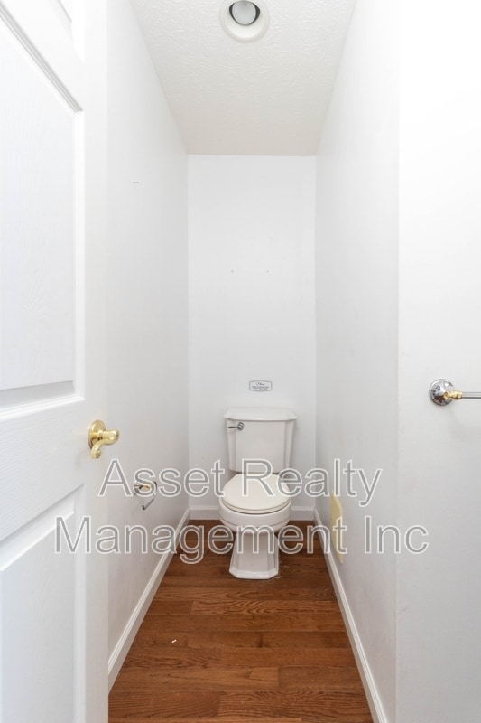 Building Photo - 2084 Allenridge Dr
