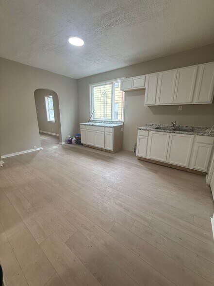 Building Photo - 6523 Lederer Ave