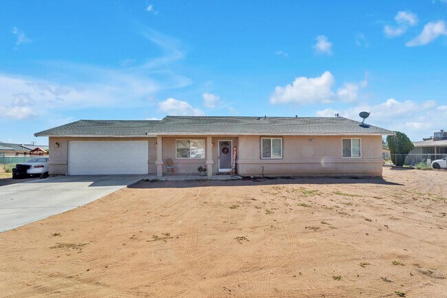 Building Photo - 15877 Serrano Rd